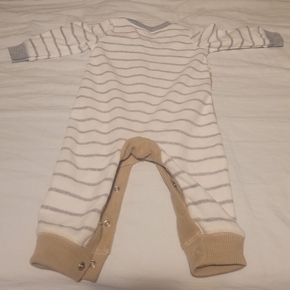 Carter's bear bodysuit - Picture 4 of 4